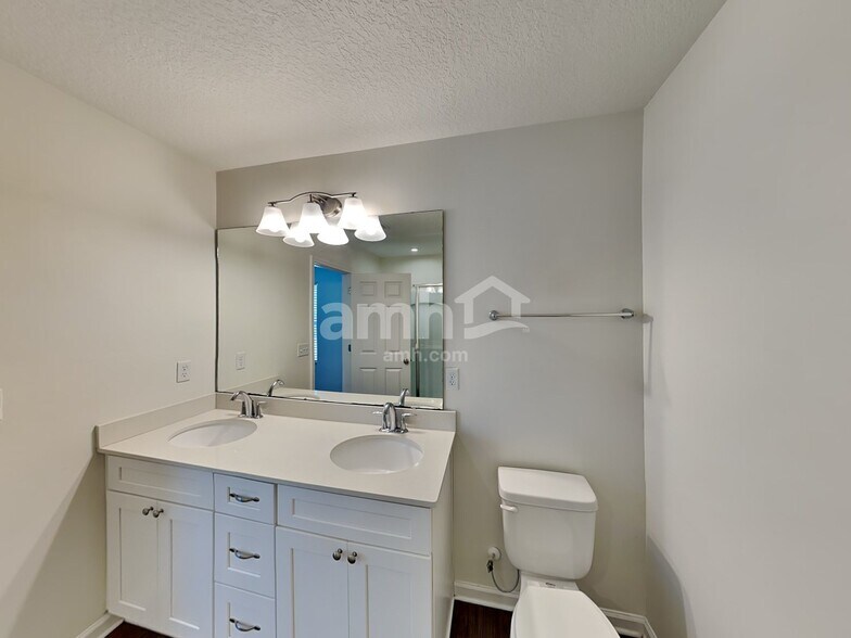 Building Photo - 205 W Jayce Wy