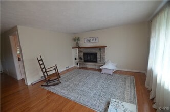Building Photo - 135 Somerset Rd