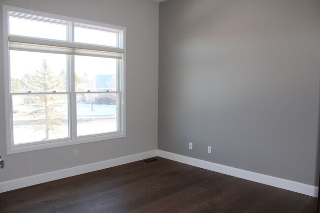 Building Photo - 8236 Hidden Cove Ct