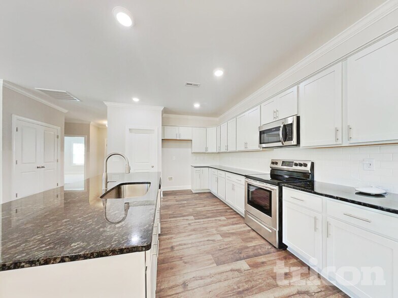 Building Photo - 107 D L Phillips Ln