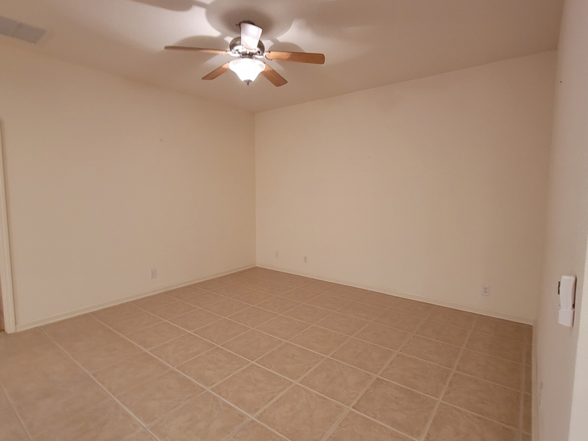Family/Bonus Room off kitchen - 221 Victoria Commons Blvd