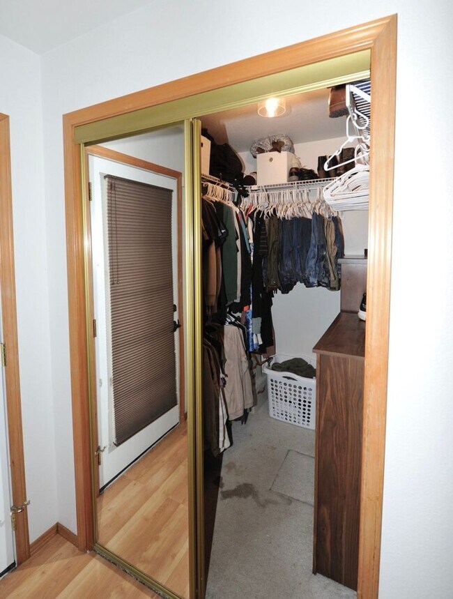 Building Photo - Hayden Rancher with RV parking