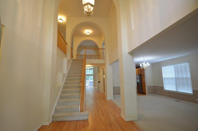 Building Photo - 8095 Boulder Ct