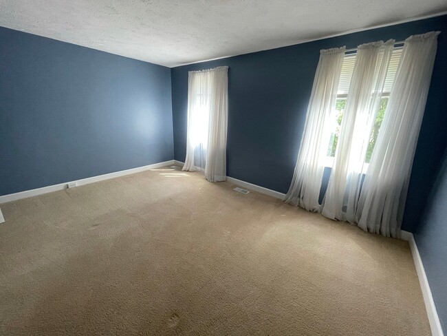 Building Photo - 604 Arkwood Dr