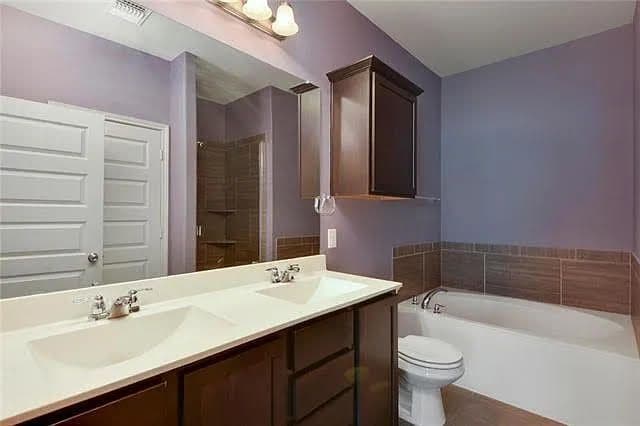 Building Photo - 1620 Bryant Dr