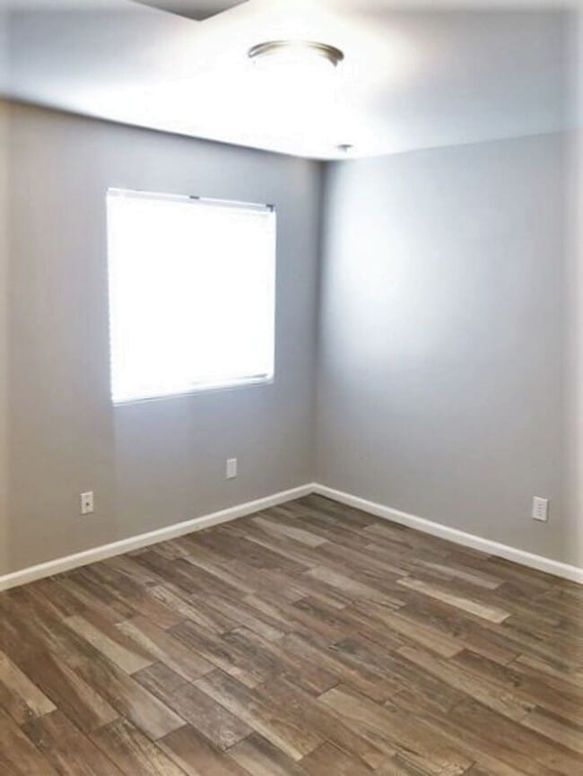 Building Photo - Remodeled 2 bedroom / 2 Full Bath