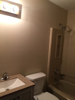 Building Photo - Lovely Home in desirable location