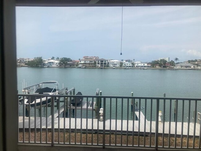 Building Photo - 692 Bayway Blvd