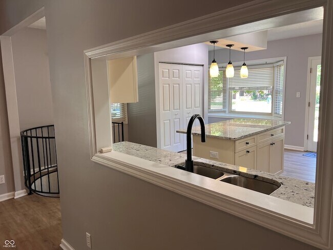 Building Photo - 1402 Kessler Blvd E Dr