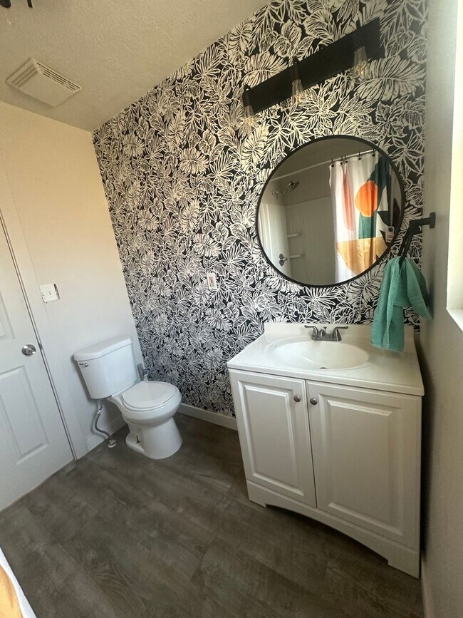 Building Photo - GORGEOUS West Valley Home!!!