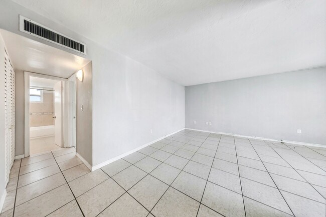 Building Photo - 801 Meridian Ave