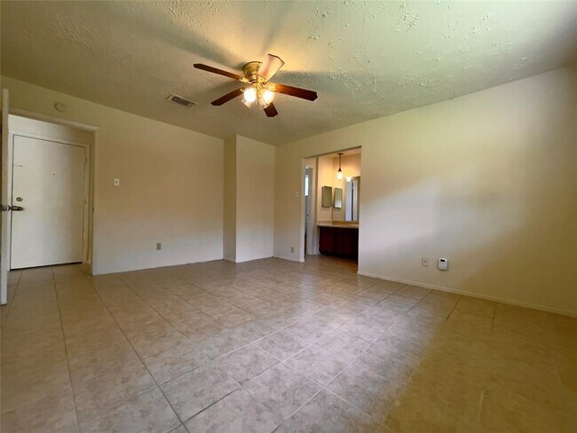 Building Photo - 4502 Mossygate Dr