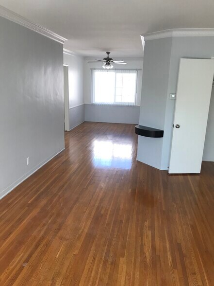 Livingroom - 1114 N Sweetzer Ave