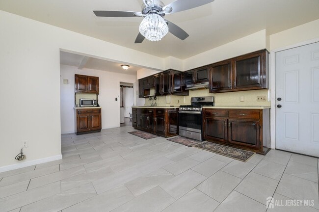 Building Photo - 1 Ovington Ave