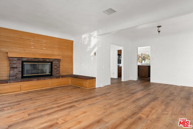 Building Photo - 1114 S Ramona St