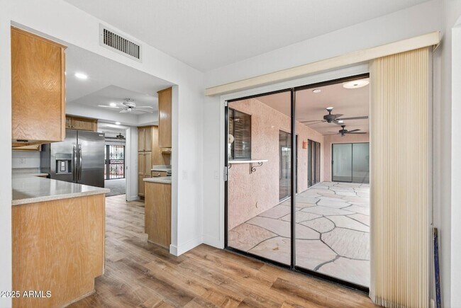 Building Photo - 12433 W Fieldstone Dr