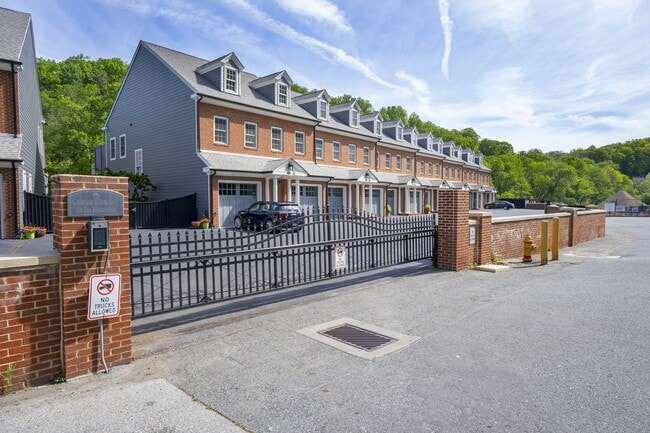 Building Photo - 118 Bancroft Mills Rd