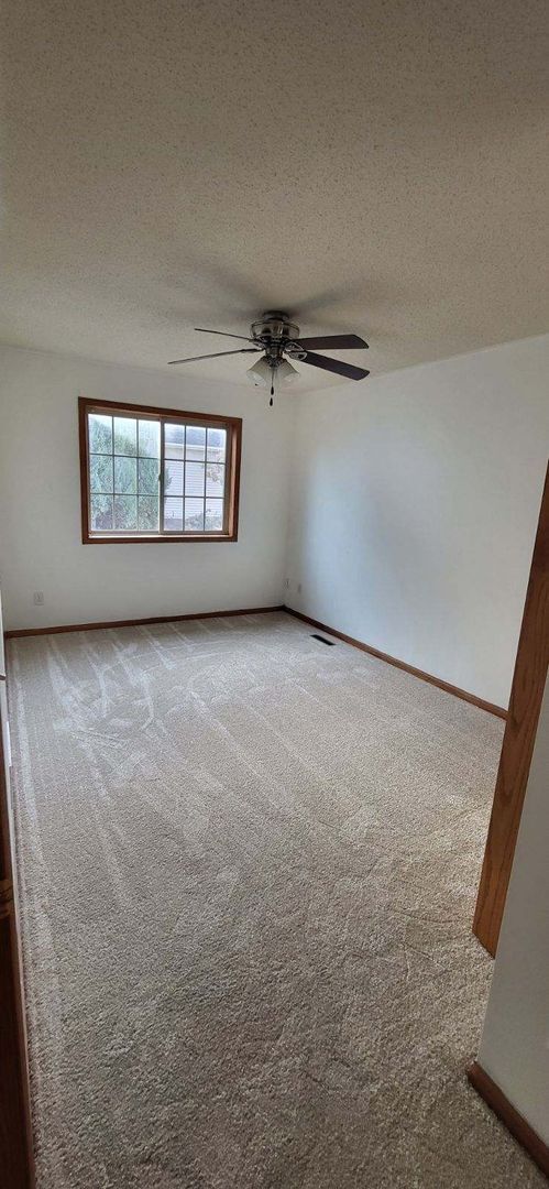 Building Photo - Update NW House New carpet throughout the ...