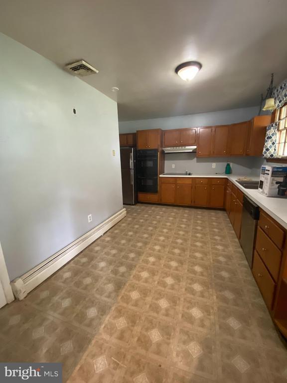 Building Photo - 1002 Windsor Ave