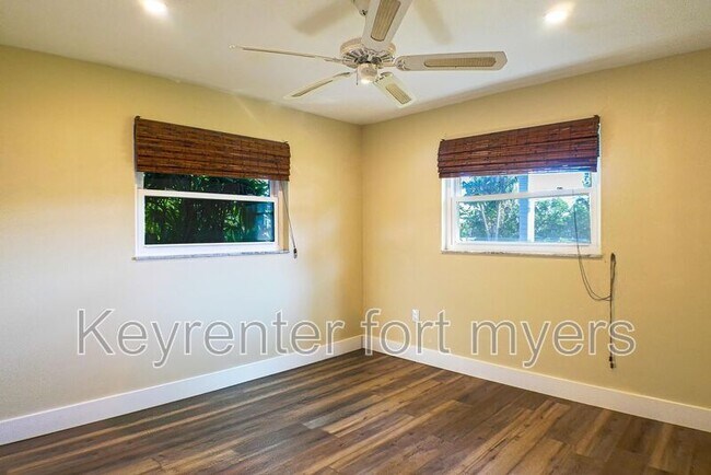 Building Photo - 2221 Cape Way