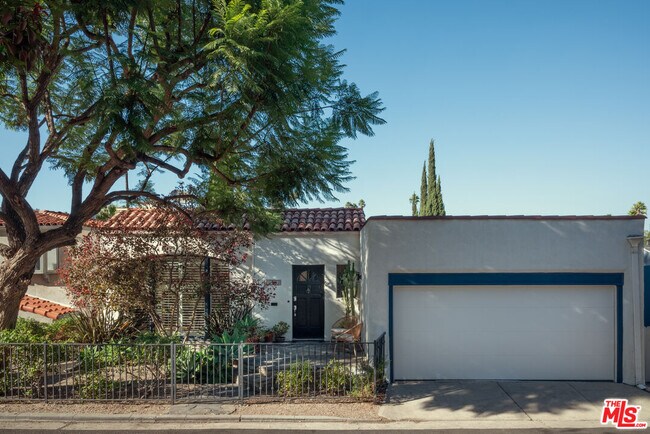 Building Photo - 4133 Holly Knoll Dr