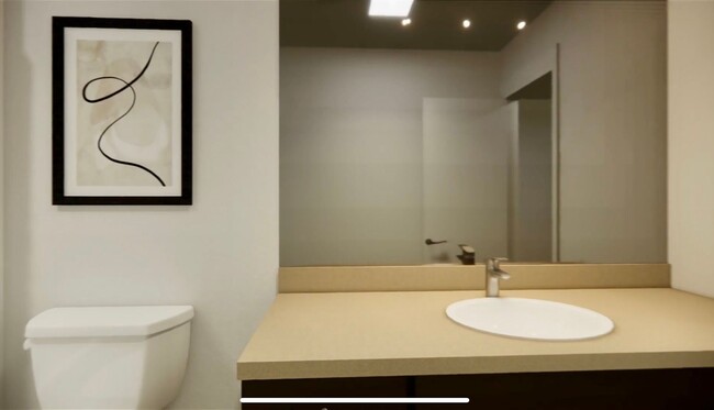 Building Photo - Ground Floor 2 Bed/2 Bath Unit with Great ...