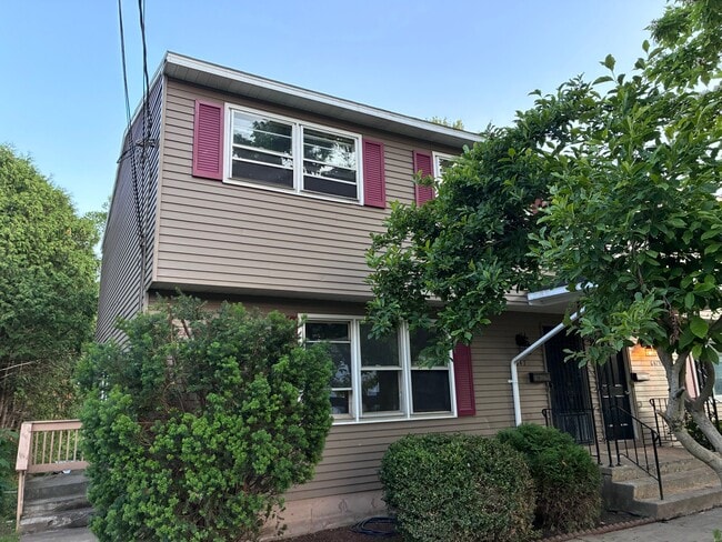 Building Photo - 647 Sunflower Dr