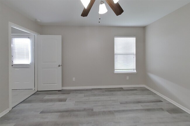Building Photo - 628 Totem Trail Dr