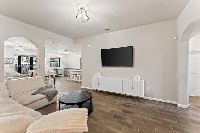 Building Photo - 25021 SW 118 Ct