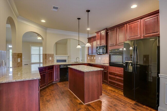 Building Photo - 2417 Sunflower Dr