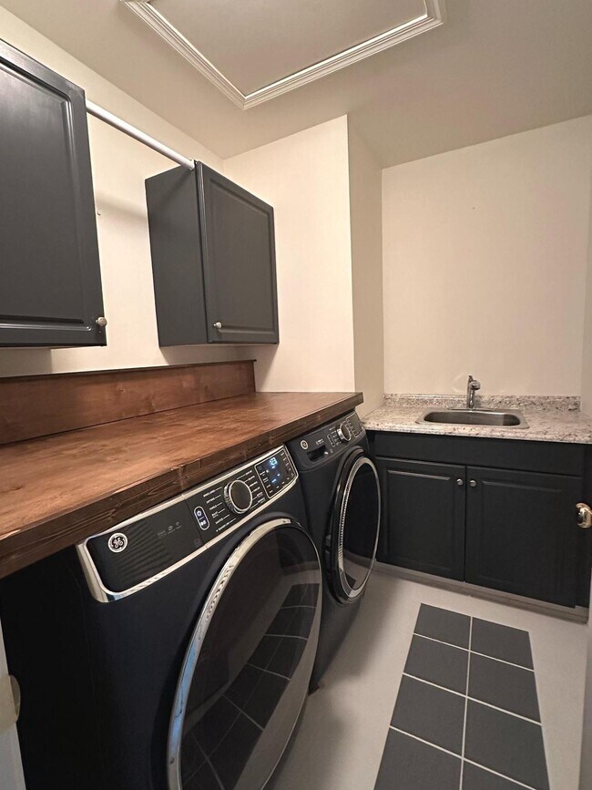 Building Photo - 209 Turnbridge Ct