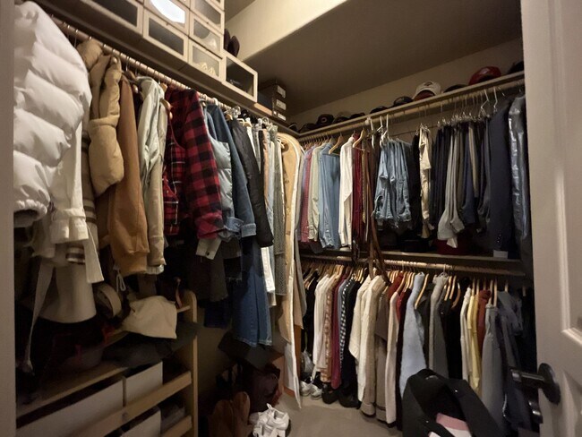 Building Photo - Charming 3 Bedroom Villebois Home with Loft, A/C, Designer Finishes and Community Pool!