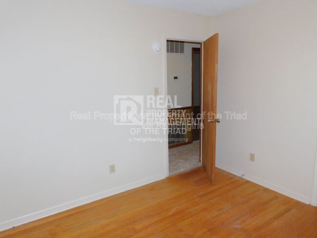 Building Photo - 8521 Richardsonwood Rd