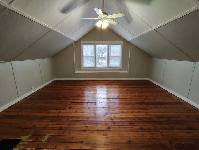 Building Photo - 1295 N Main St