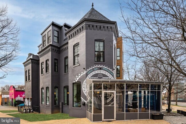 Building Photo - 1451 Maryland Ave NE