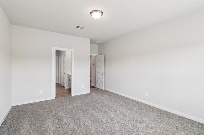 Building Photo - 2614 Wastelbread Ln