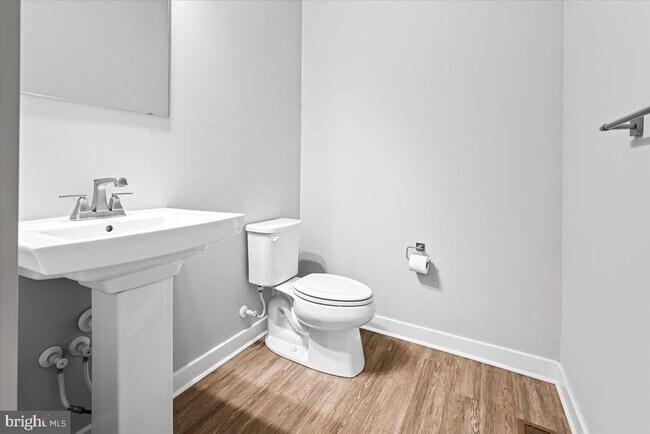 Building Photo - 712 Wallasey Dr