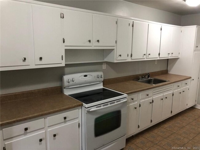 Building Photo - 80 Cartright St