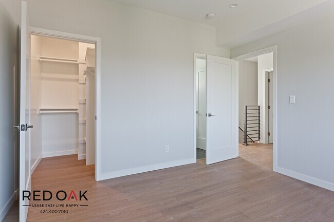 Building Photo - 4506 Esmeralda St