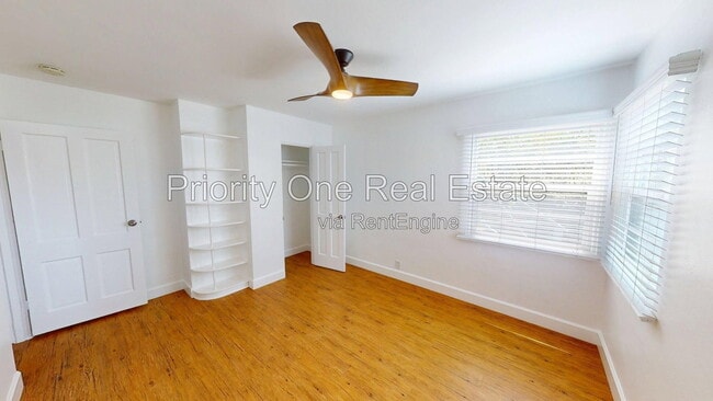 Building Photo - 427 20th St