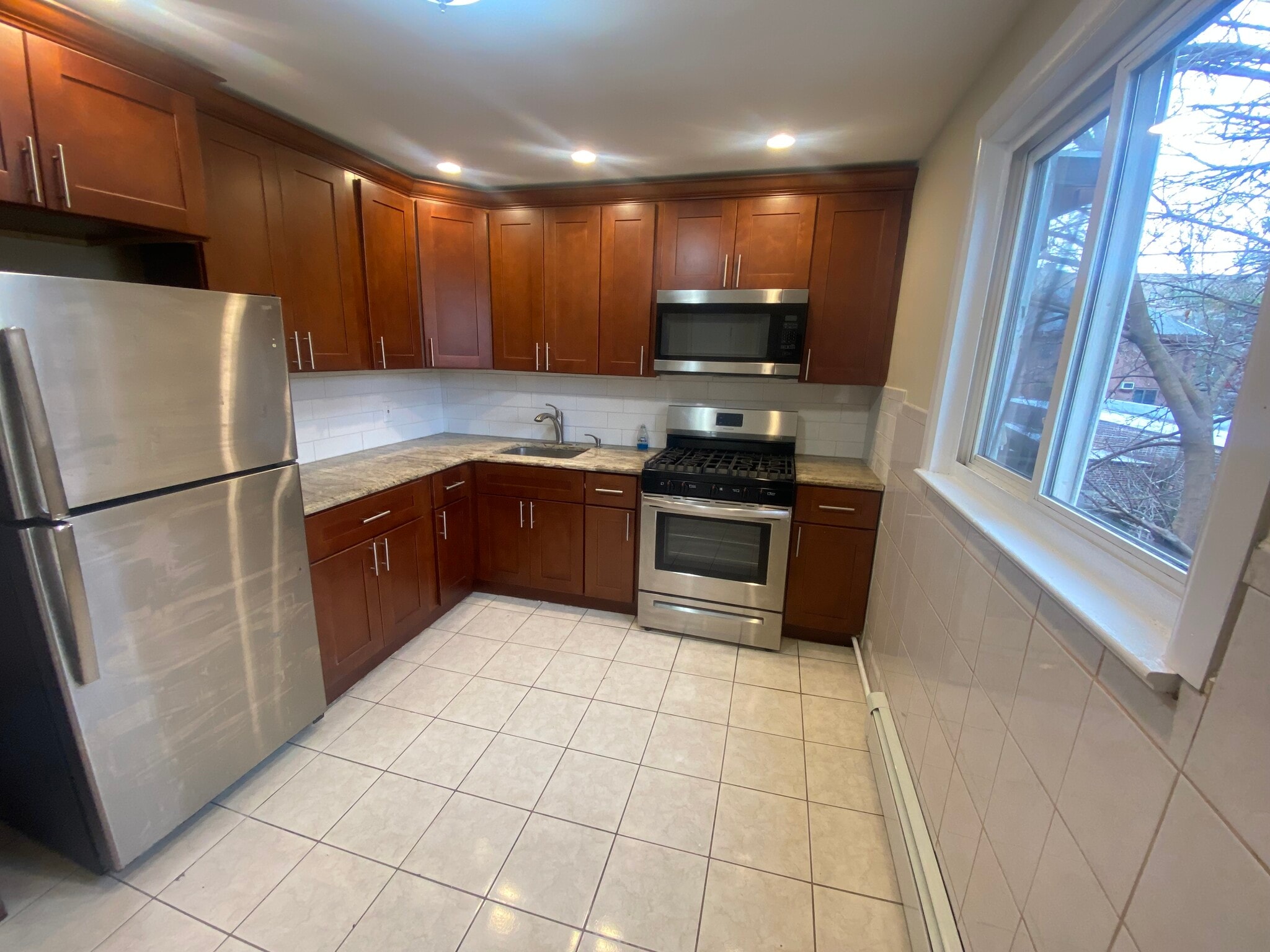 Building Photo - 37 Gautier Ave