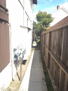 Building Photo - Large Three bedroom two bath home walking distance to downtown Monterey, DLI, MIIS and the Warf