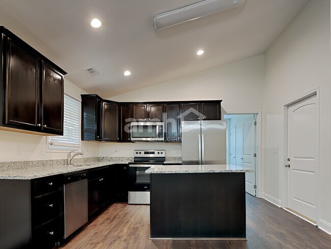Building Photo - 127 Ann Cove Ln