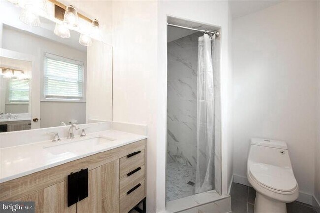 Building Photo - 1226 Fleetwood Rd