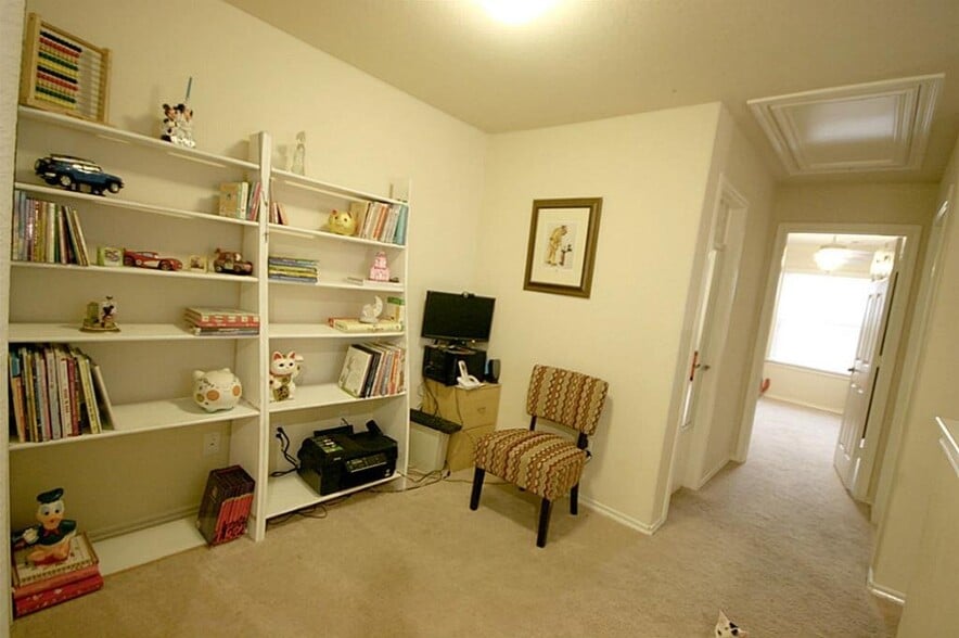 Building Photo - 24654 Folkstone Cir