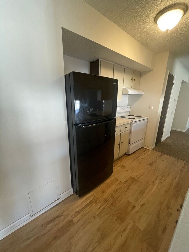 Building Photo - Two-Bed in Independence Condominium | Early Move-in Option!