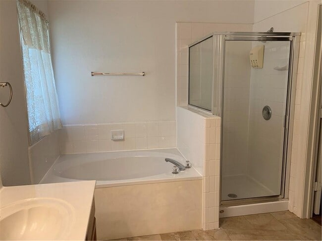 Building Photo - 5836 Lomita Verde Cir