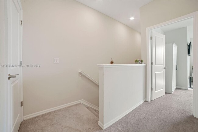 Building Photo - 4154 Greenway Dr