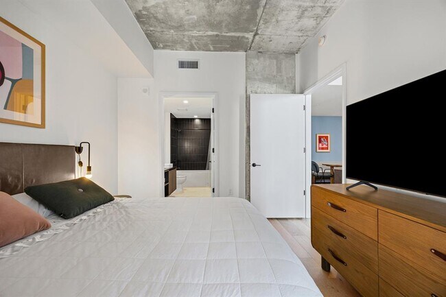 Building Photo - 48 East Ave