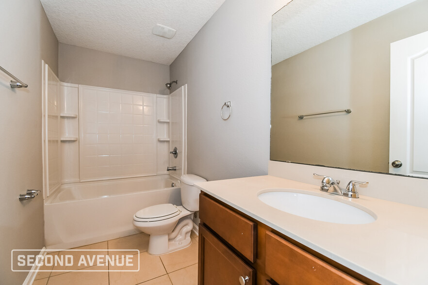 Building Photo - 6332 Trimpe Ln